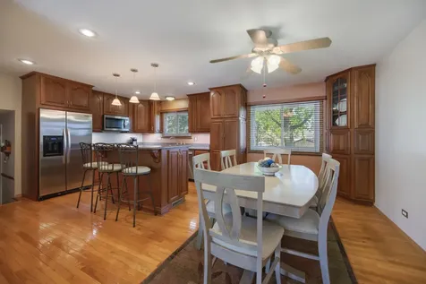 1477 William Clifford Lane Elk Grove Village IL 60007