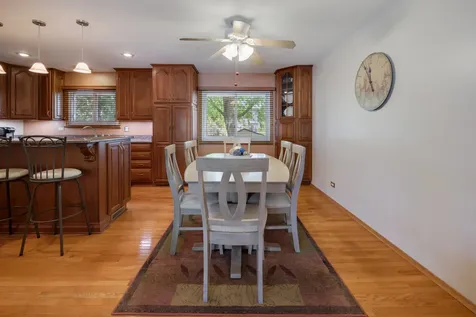 1477 William Clifford Lane Elk Grove Village IL 60007