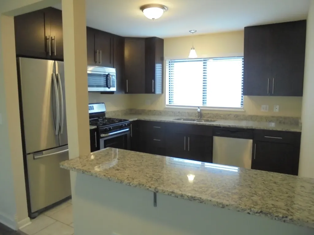 137 Manchester Court Schaumburg IL 60193