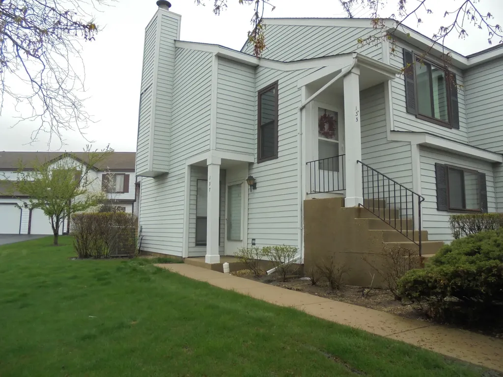 137 Manchester Court Schaumburg IL 60193