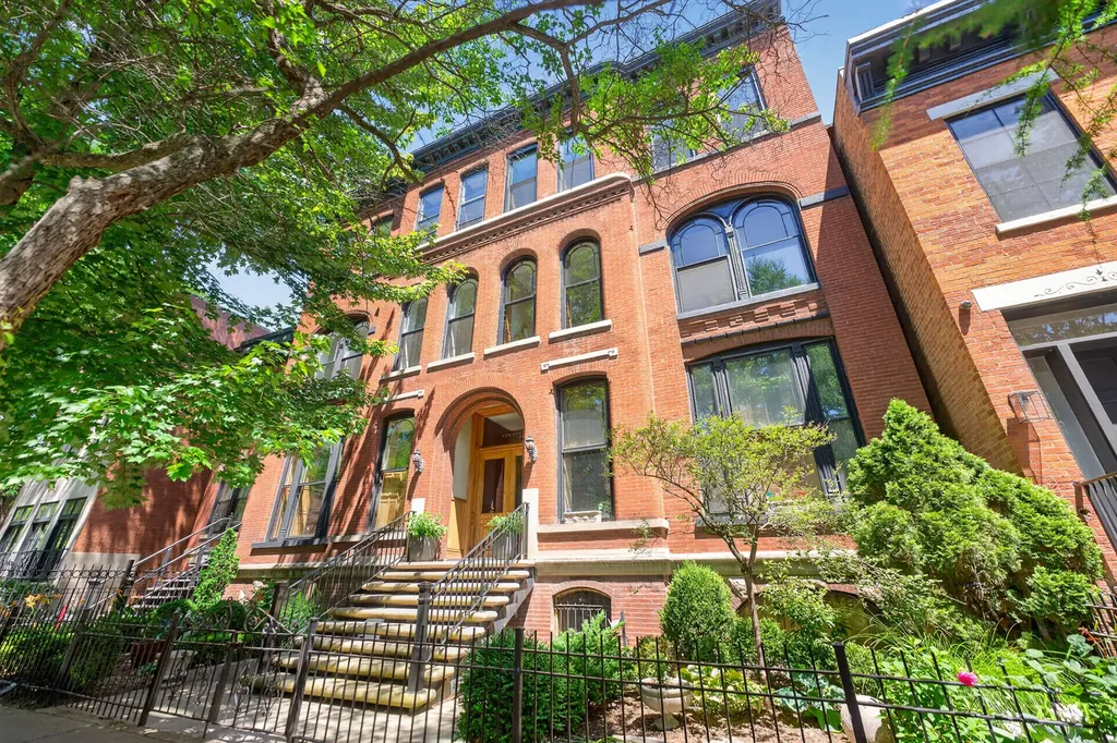 820 West Webster Avenue Chicago IL 60614