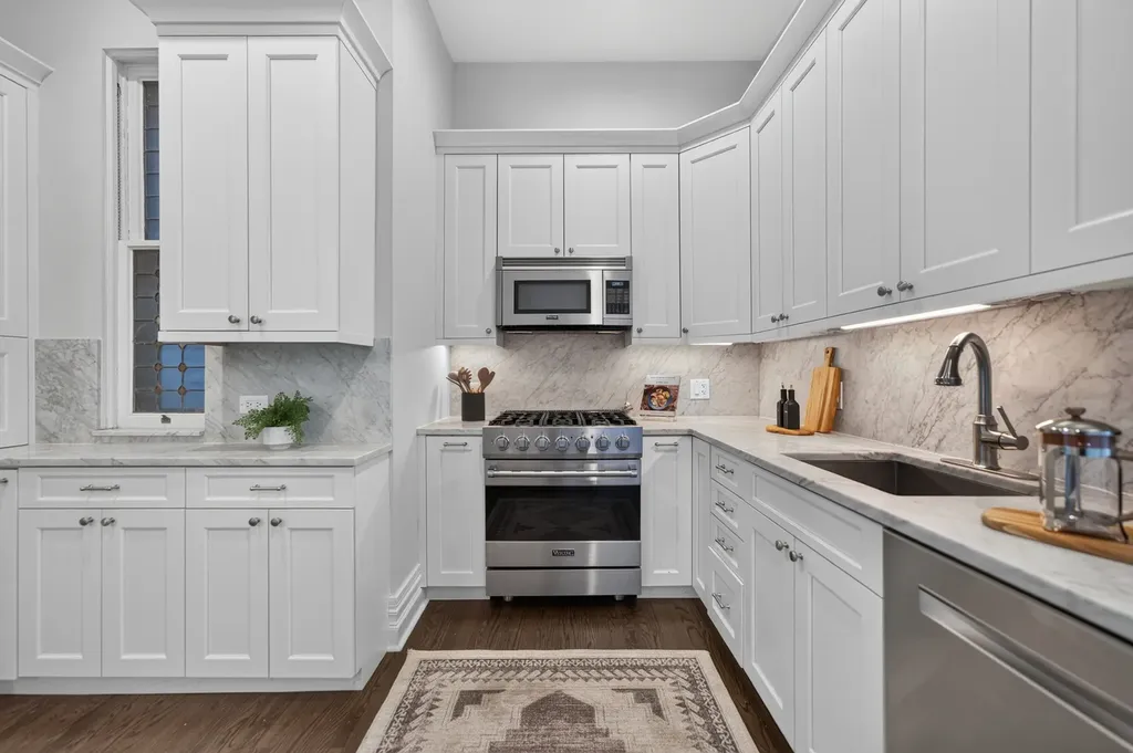 820 West Webster Avenue Chicago IL 60614
