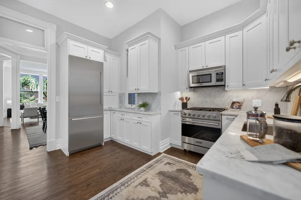 820 West Webster Avenue Chicago IL 60614