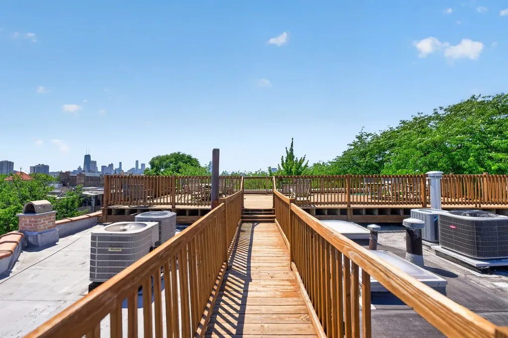 820 West Webster Avenue Chicago IL 60614