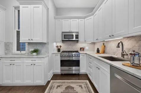820 West Webster Avenue Chicago IL 60614