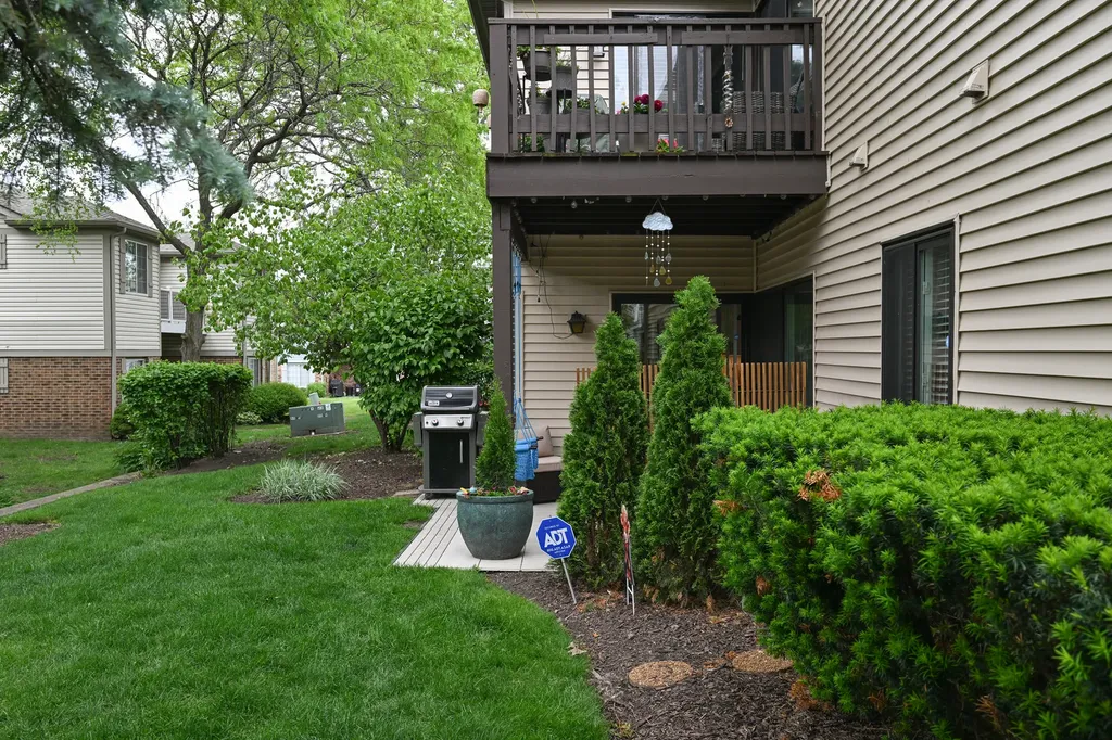 1518 Harbour Court Schaumburg IL 60193