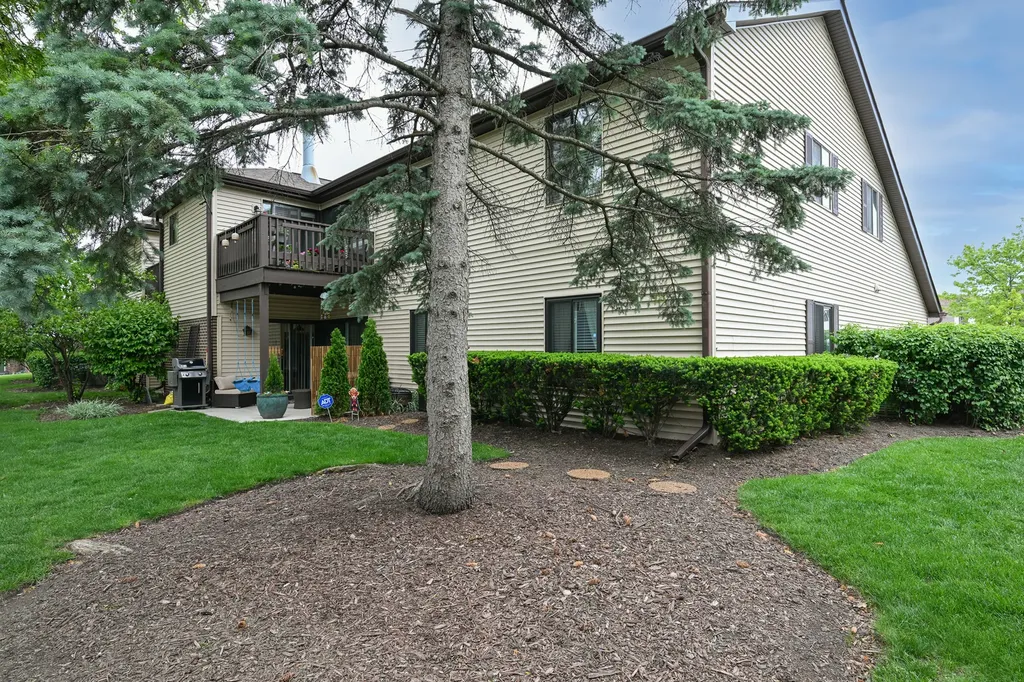 1518 Harbour Court Schaumburg IL 60193