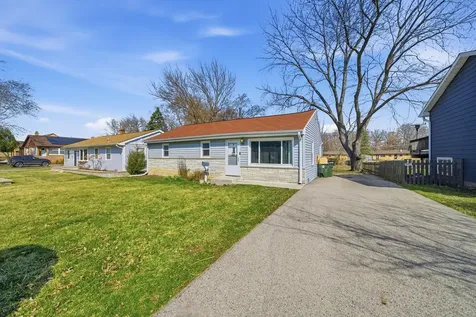 349 Woodland Drive Grayslake IL 60030