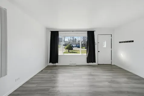 349 Woodland Drive Grayslake IL 60030