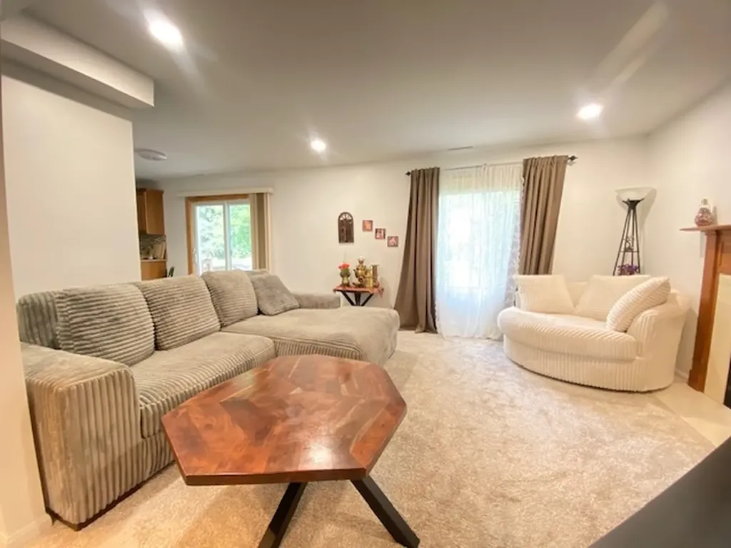 2975 Juniper Court Aurora IL 60502