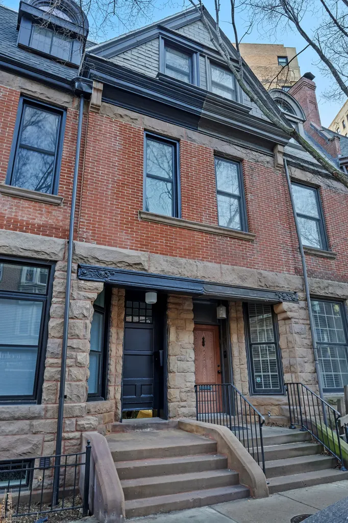 2107 North Clark Street Chicago IL 60614