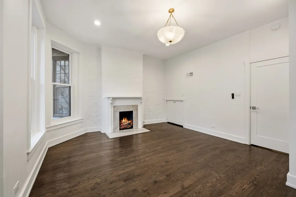 2107 North Clark Street Chicago IL 60614