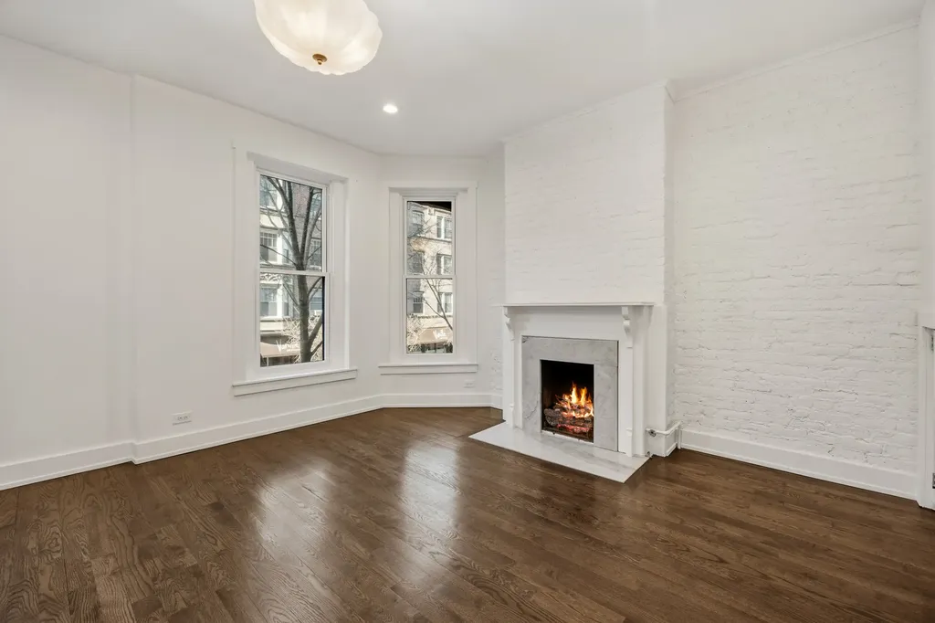 2107 North Clark Street Chicago IL 60614