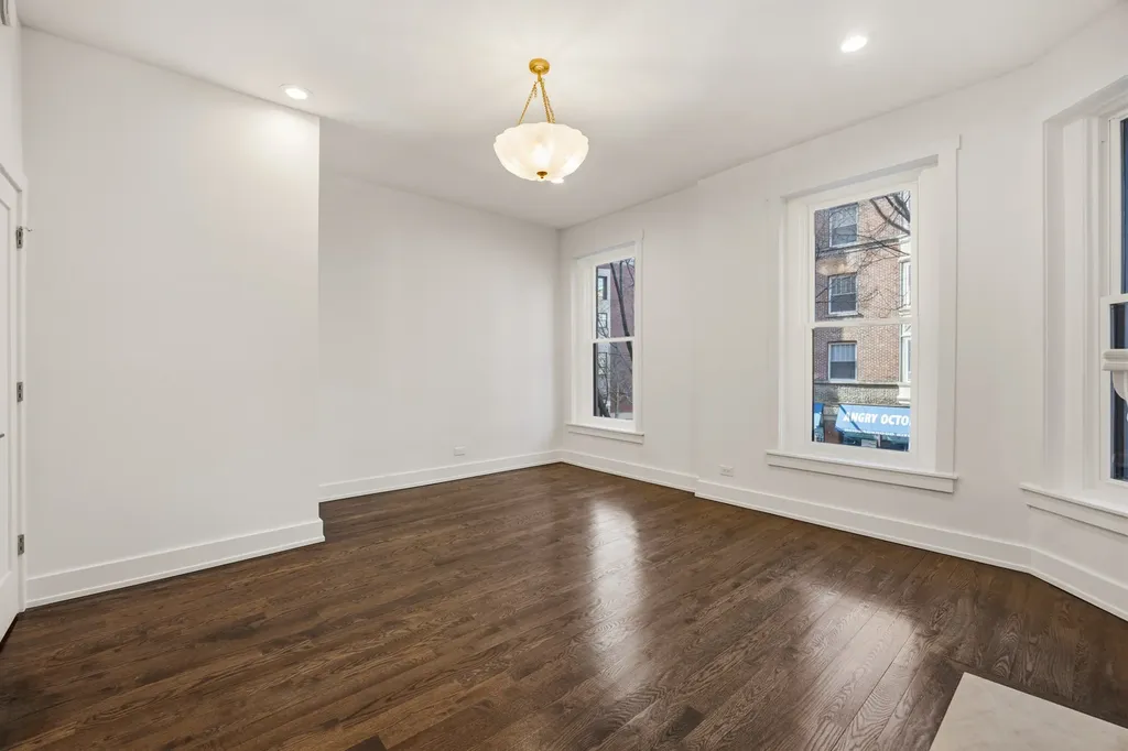 2107 North Clark Street Chicago IL 60614