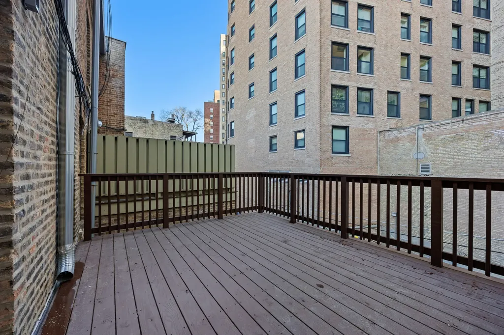 2107 North Clark Street Chicago IL 60614