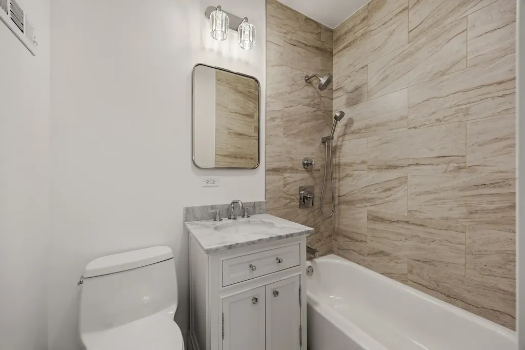2107 North Clark Street Chicago IL 60614