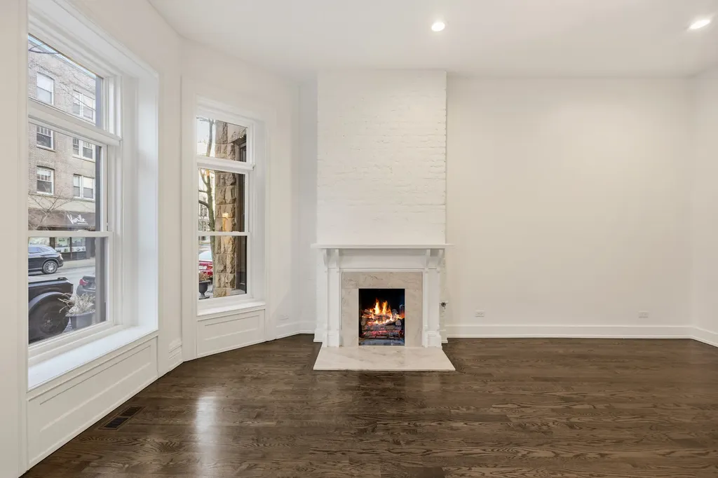 2107 North Clark Street Chicago IL 60614