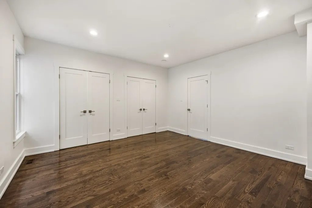 2107 North Clark Street Chicago IL 60614