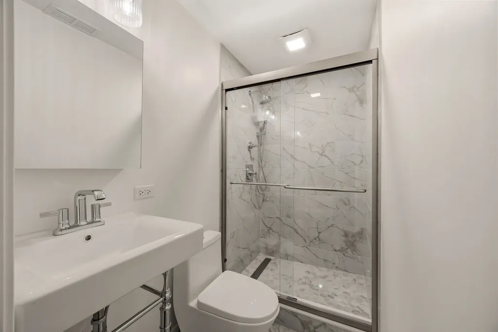 2107 North Clark Street Chicago IL 60614