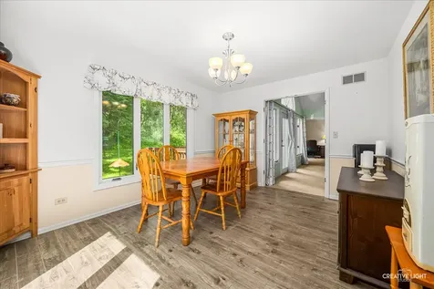 17 White Oak Lane Elgin IL 60123