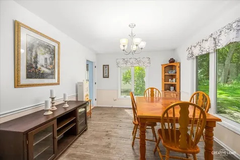 17 White Oak Lane Elgin IL 60123