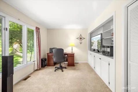 17 White Oak Lane Elgin IL 60123