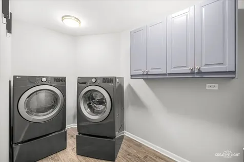 17 White Oak Lane Elgin IL 60123