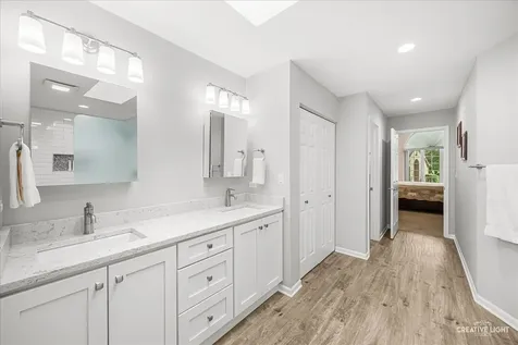 17 White Oak Lane Elgin IL 60123