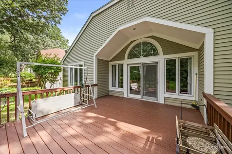 17 White Oak Lane Elgin IL 60123