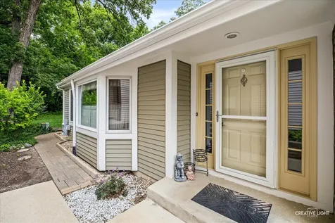 17 White Oak Lane Elgin IL 60123