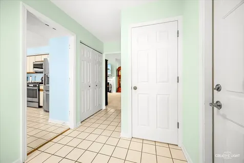 17 White Oak Lane Elgin IL 60123