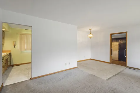 1350 63RD Place La Grange Highlands IL 60525