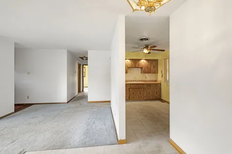 1350 63RD Place La Grange Highlands IL 60525