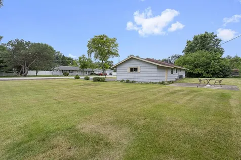1350 63RD Place La Grange Highlands IL 60525