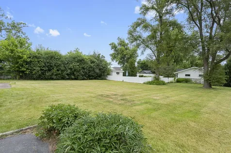 1350 63RD Place La Grange Highlands IL 60525