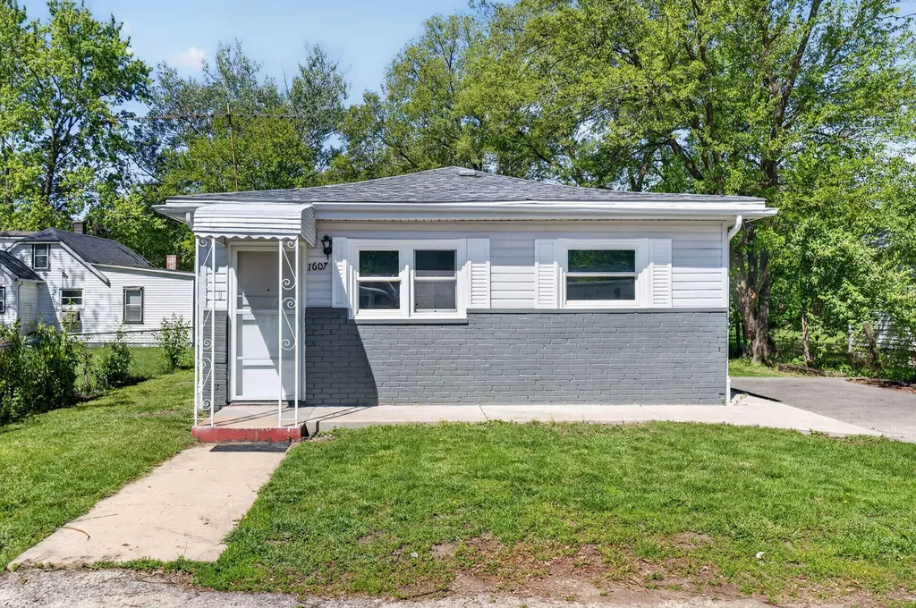 1607 South Joliet Street Joliet IL 60436