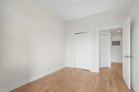 809 West Bradley Place Chicago IL 60613