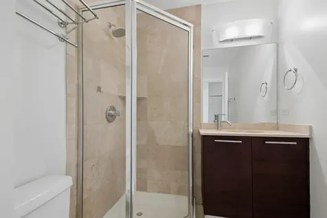 809 West Bradley Place Chicago IL 60613