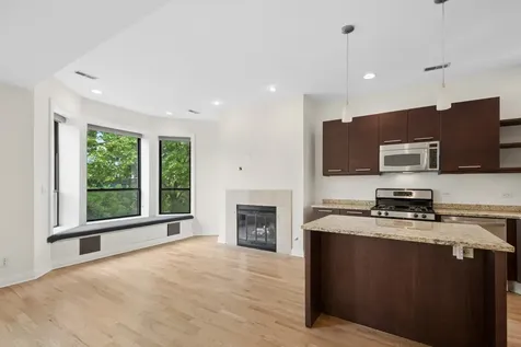 809 West Bradley Place Chicago IL 60613