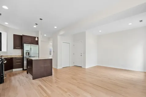809 West Bradley Place Chicago IL 60613