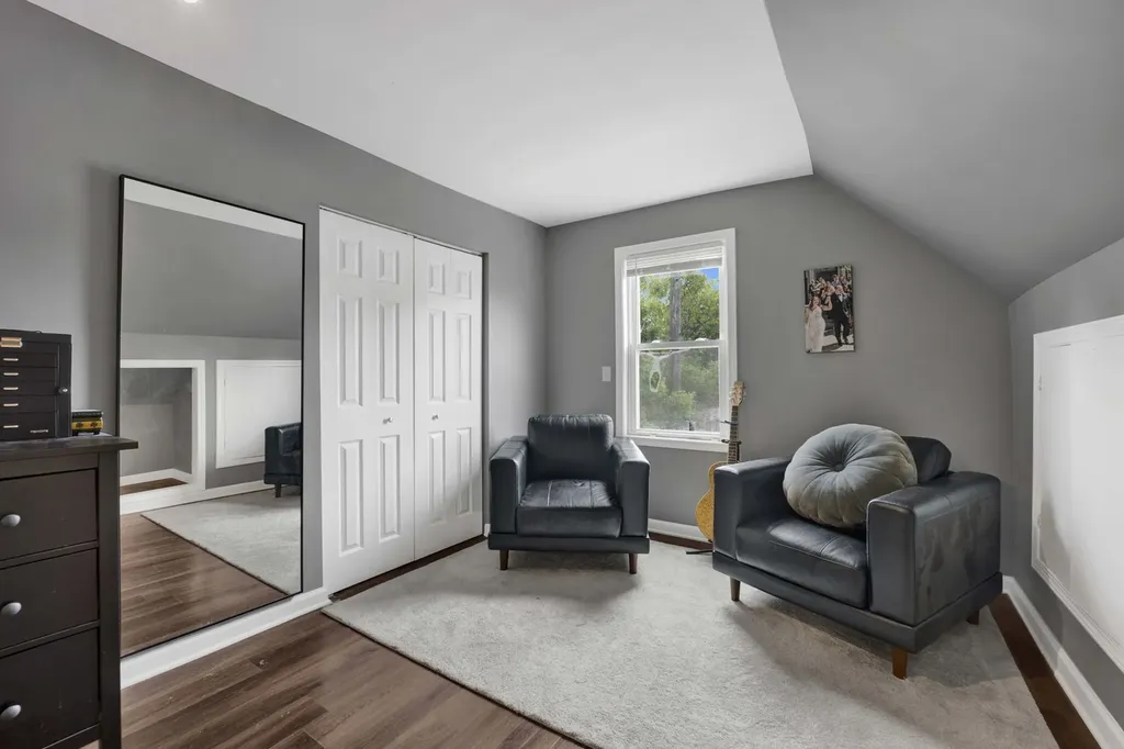 437 West 44th Place Chicago IL 60609