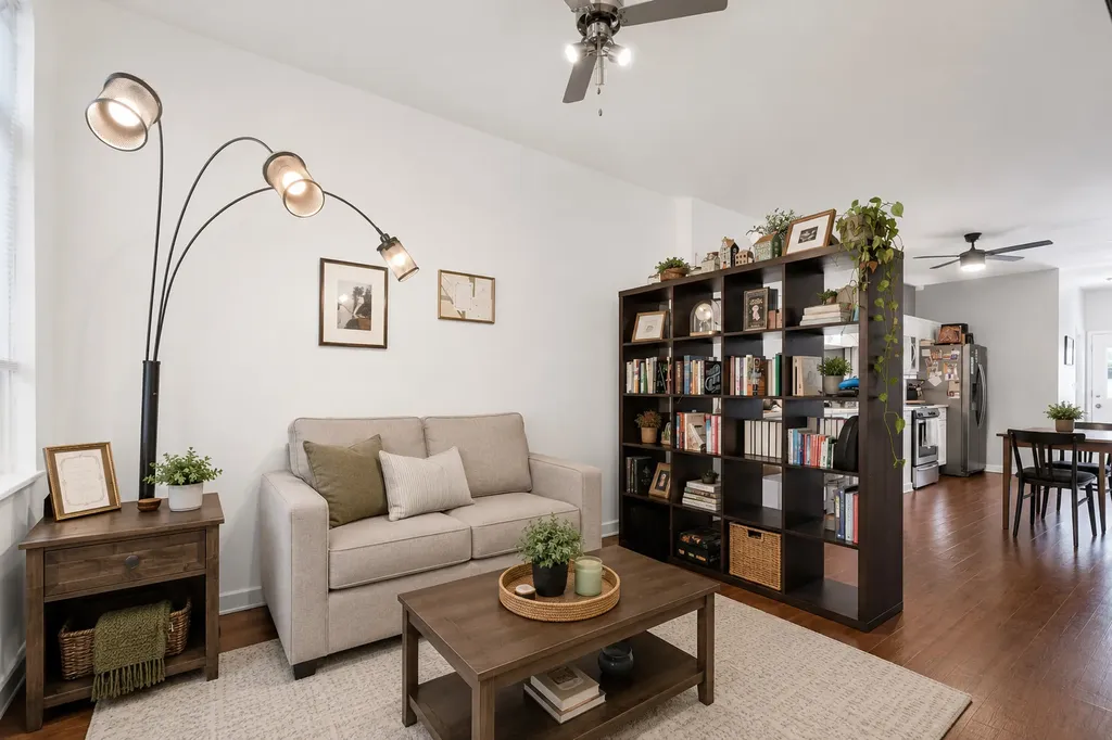 437 West 44th Place Chicago IL 60609
