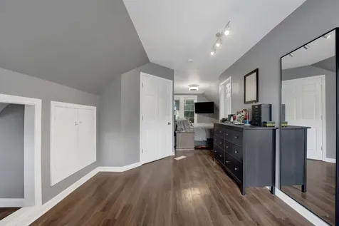 437 West 44th Place Chicago IL 60609