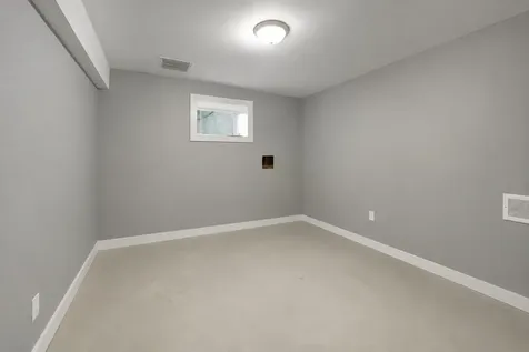 437 West 44th Place Chicago IL 60609