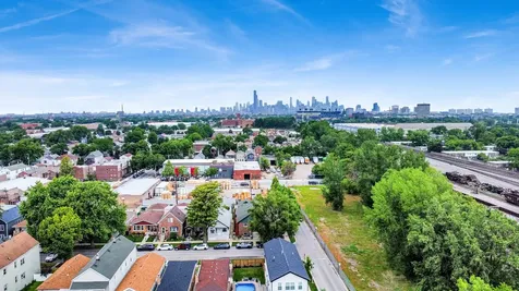 437 West 44th Place Chicago IL 60609