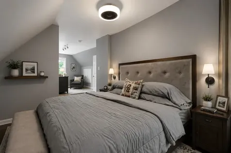 437 West 44th Place Chicago IL 60609