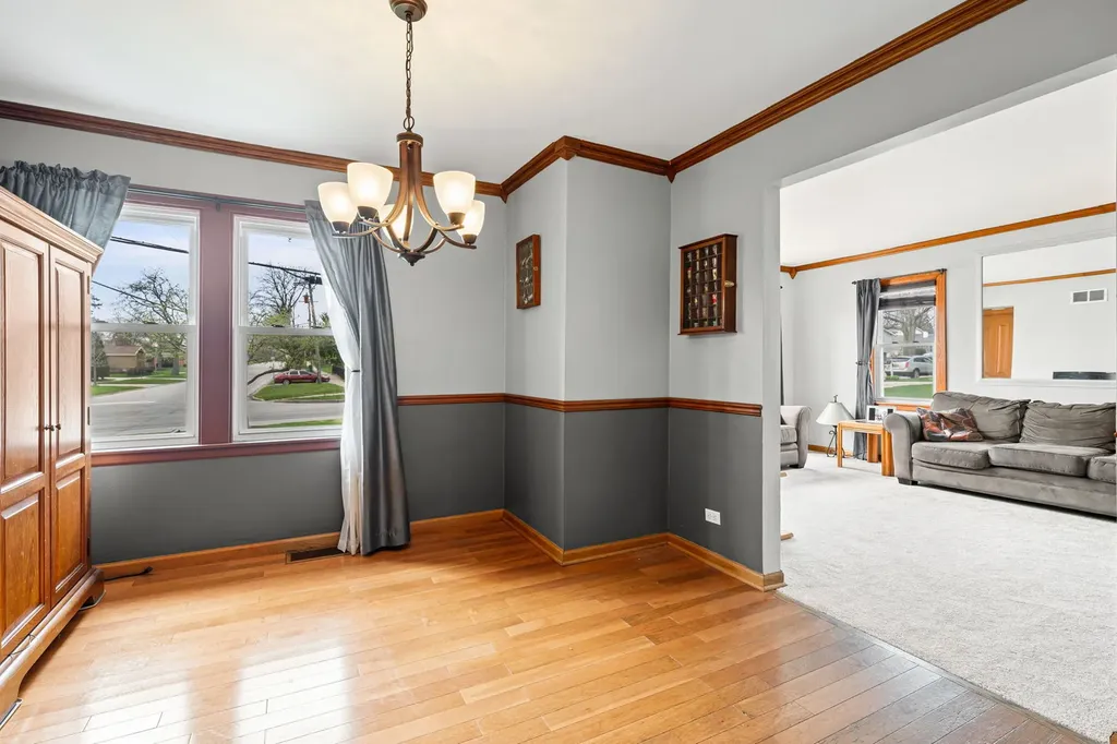 317 North Grace Street Lombard IL 60148