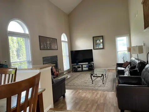 83 S Josephine Court Des Plaines IL 60016