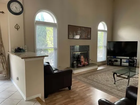 83 S Josephine Court Des Plaines IL 60016
