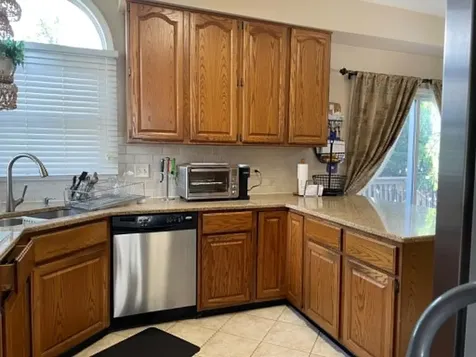 83 S Josephine Court Des Plaines IL 60016
